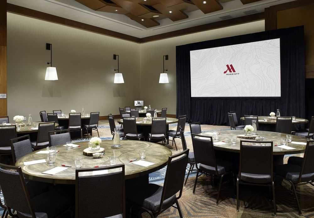 Raleigh Marriott Crabtree Valley Екстериор снимка