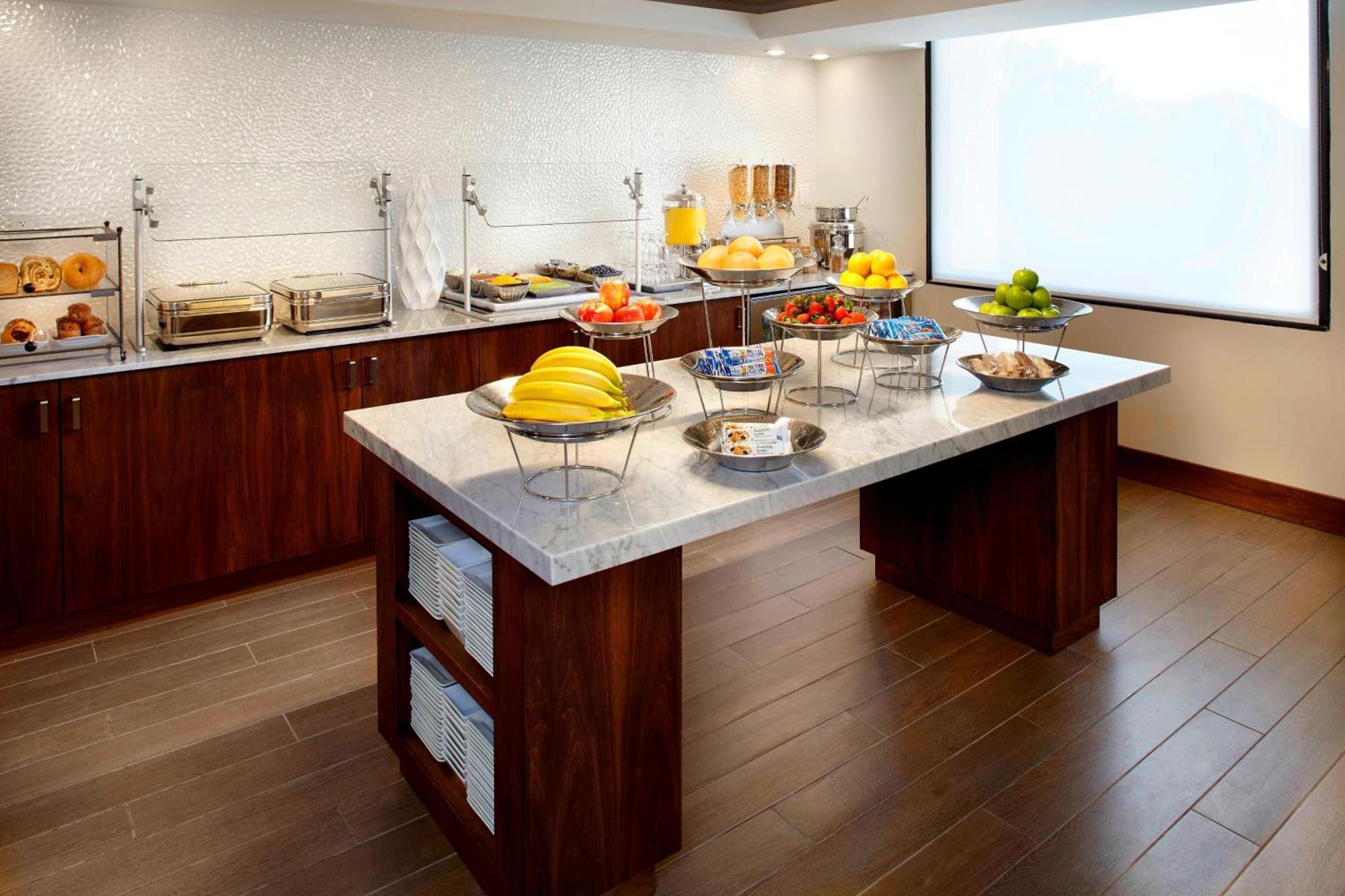 Raleigh Marriott Crabtree Valley Екстериор снимка