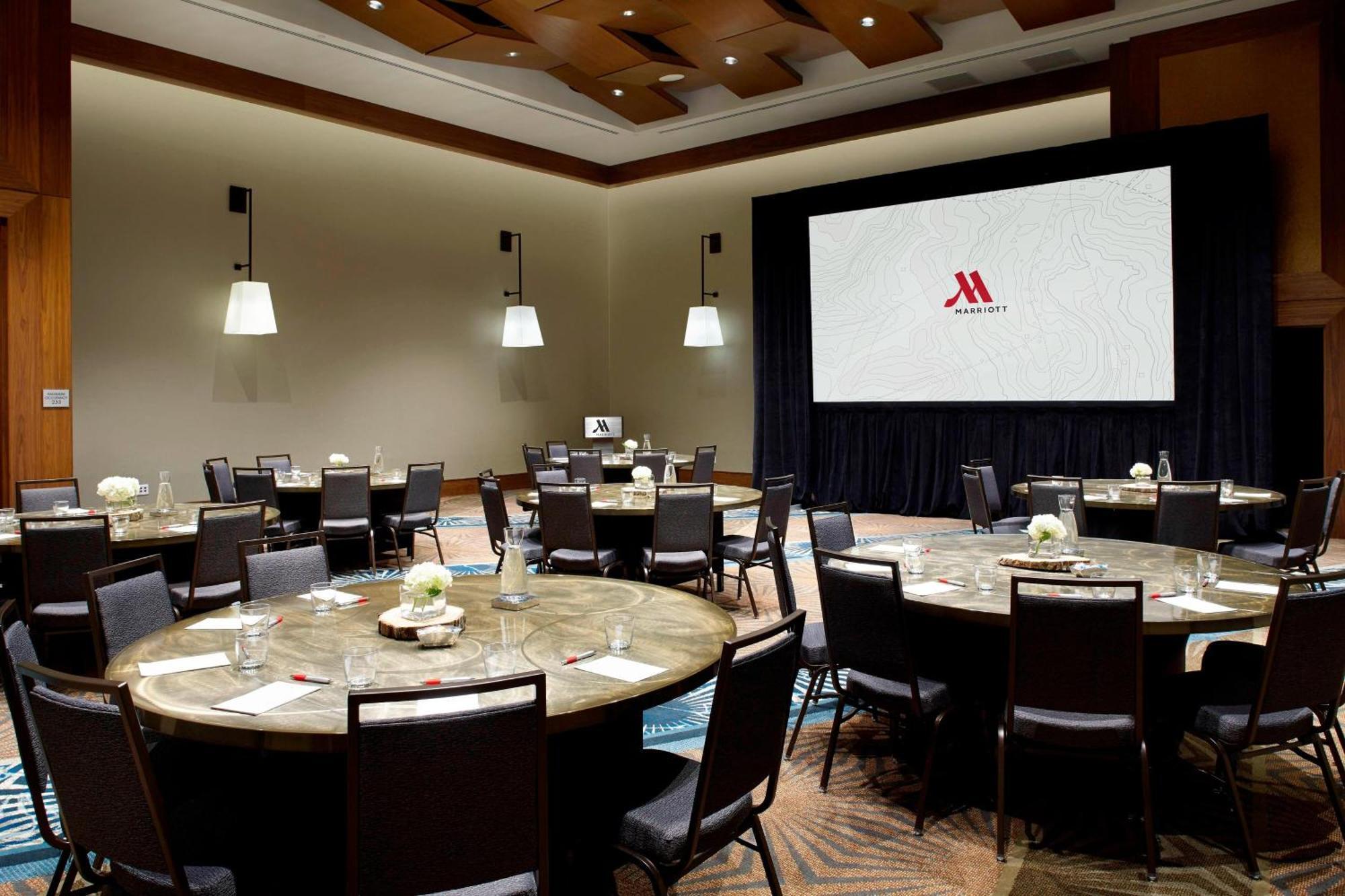 Raleigh Marriott Crabtree Valley Екстериор снимка